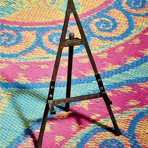 Rustic antique cast iron easel 15”.